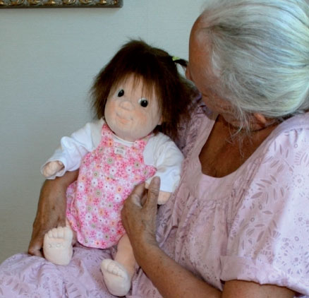 DOLL THERAPY ED EMPATIA